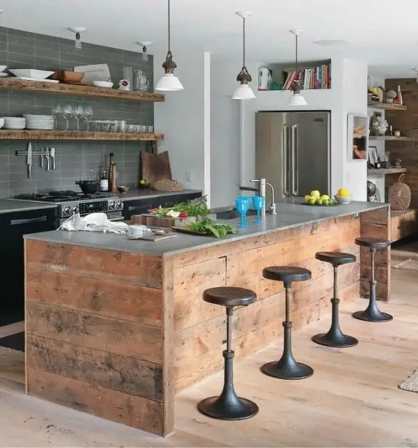 Îlot central rustique dans la cuisine