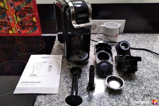 Déballage des accessoires et de la machine multi-capsules Hibrew