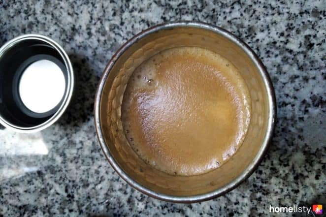 Dommage - la mousse de surface du café avec la machine Hibrew est moins dense et moins importante qu'avec une vraie machine Nespresso