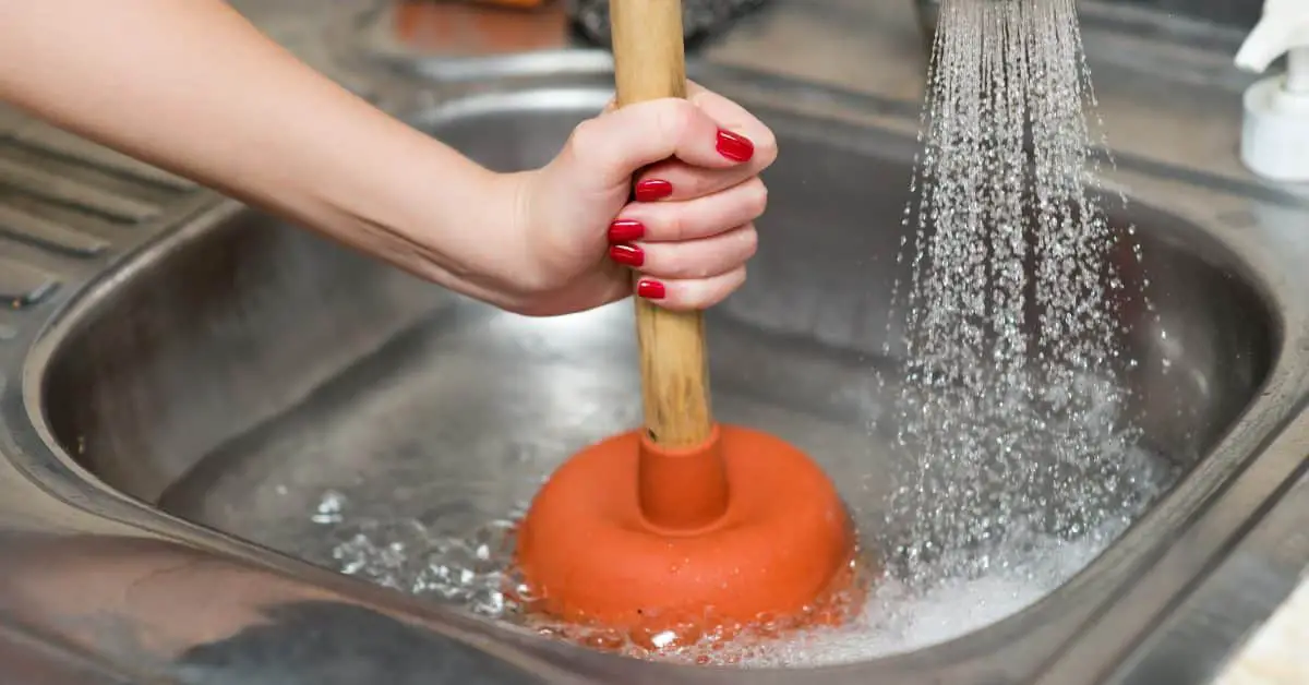 7 astuces qui fonctionnent pour déboucher un évier naturellement