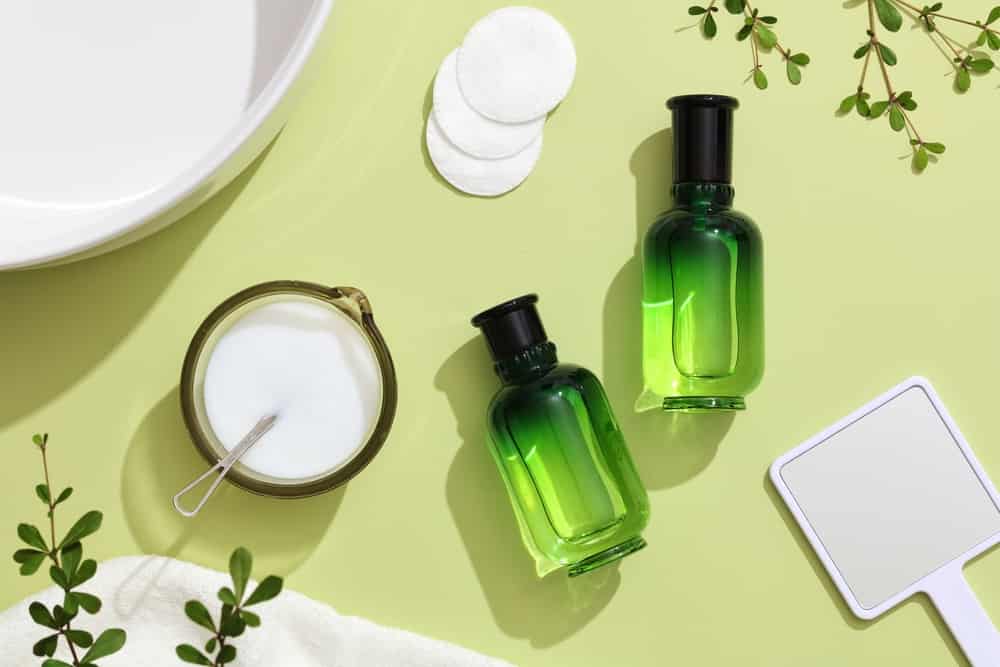 Du lait démaquillant pour venir à bout des taches d’herbe sur le cuir ou le simili-cuir !